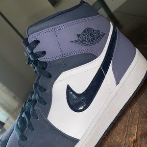 Jordan 1 Mid Obsidian Sanded Purple